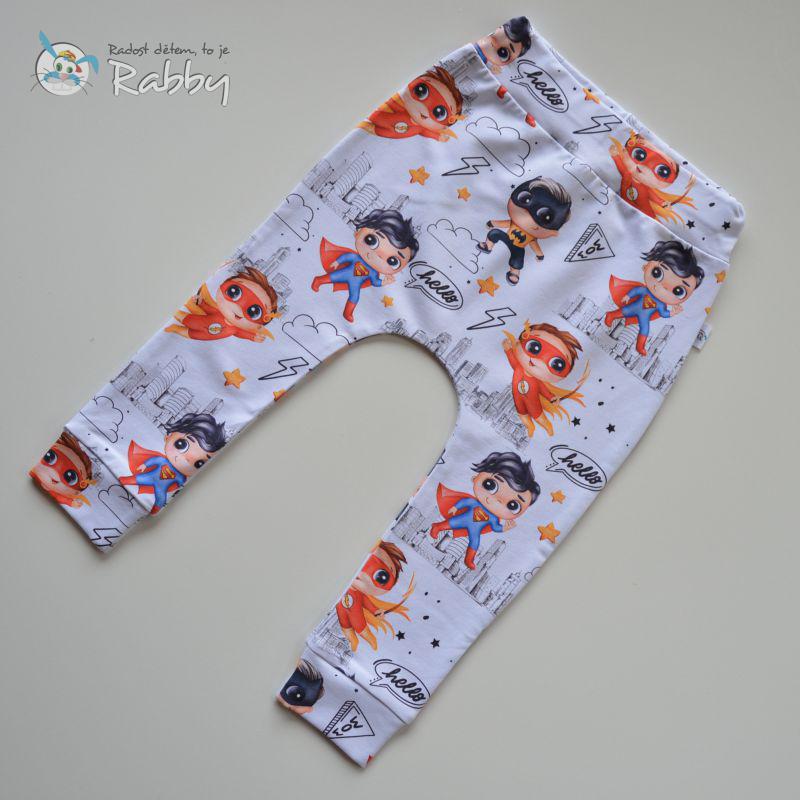 Baggy tepláčky superhrdinové vel. 98