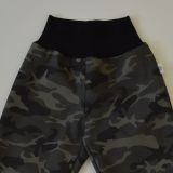 Zimní softshellové kalhoty zelený maskáč - klasický střih vel. 104