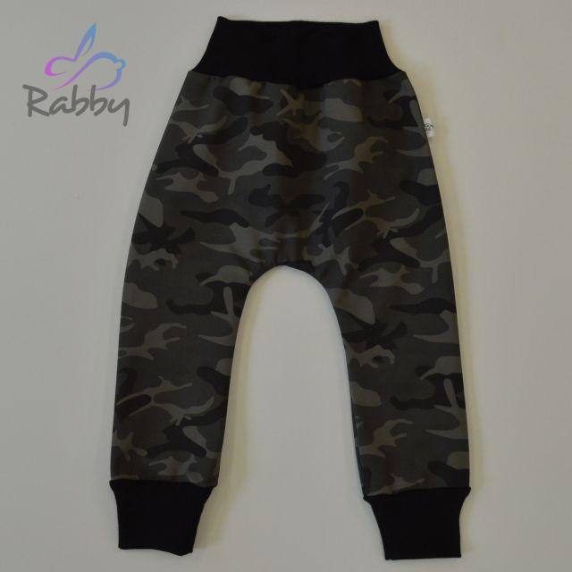 Softshellové kalhoty zelený maskáč - baggy střih vel. 98