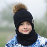 Set zimní čepice a nákrčníku černá pletenina s hnědou bambulí vel. 54 (obvod hlavy 53-56 cm)
