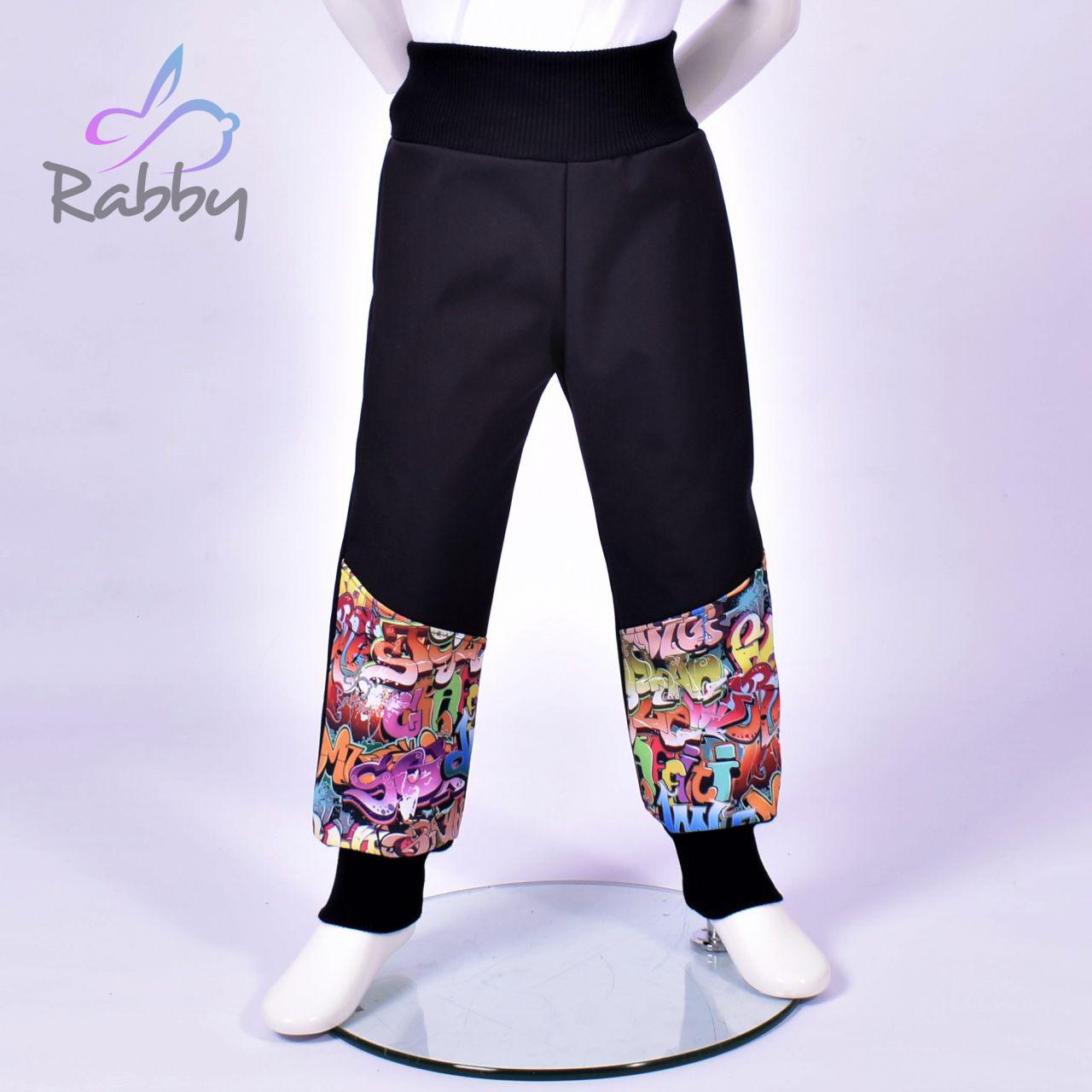 Zimní softshellové kalhoty černé s přestřižením graffiti - klasický střih vel. 116