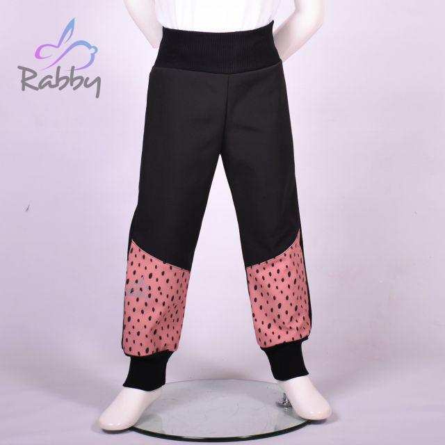Softshellové kalhoty černé s přestřižením skvrnky na růžové - klasický střih vel.  98