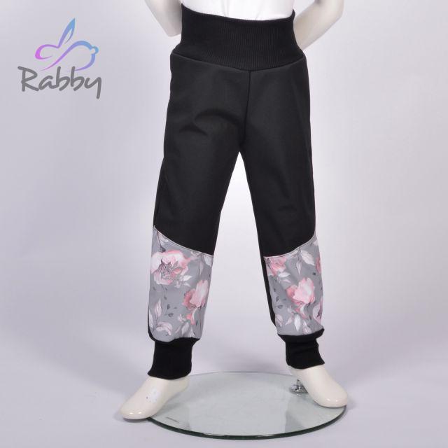 Zimní softshellové kalhoty černé s přestřižením květy na šedé - klasický střih vel. 92