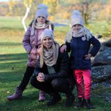 Dámská zimní čepice smetana pletenina vel. 57 (obvod hlavy 56-59 cm)