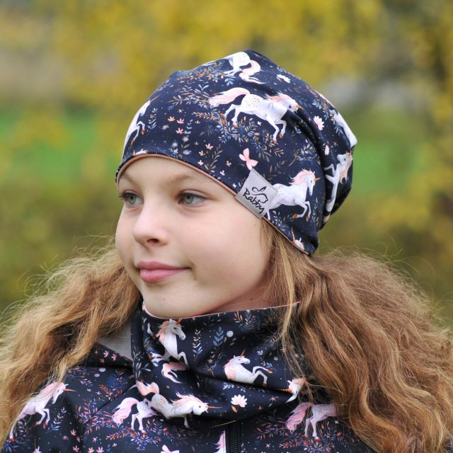 Set homeless čepice a nákrčníku jednorožci na černé vel. 46 (obvod hlavy 45-48 cm)