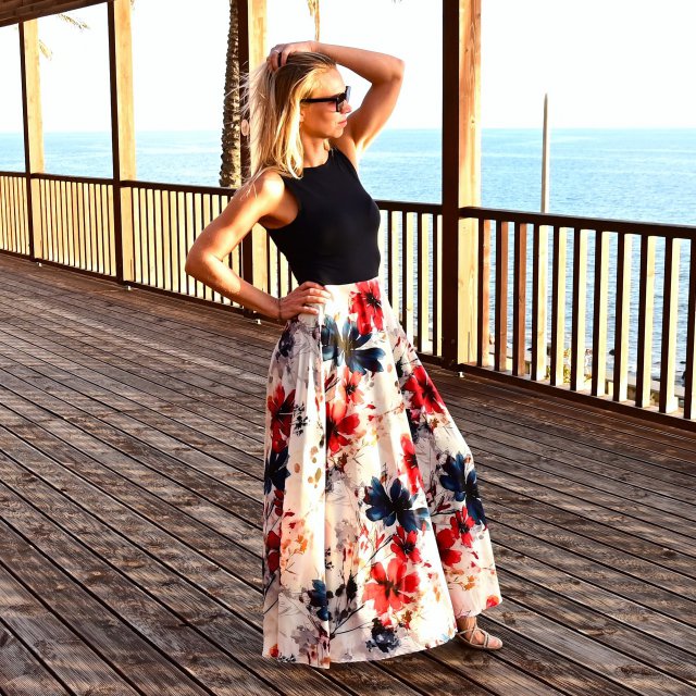 Dámské šaty dlouhé červené květy vel. XS